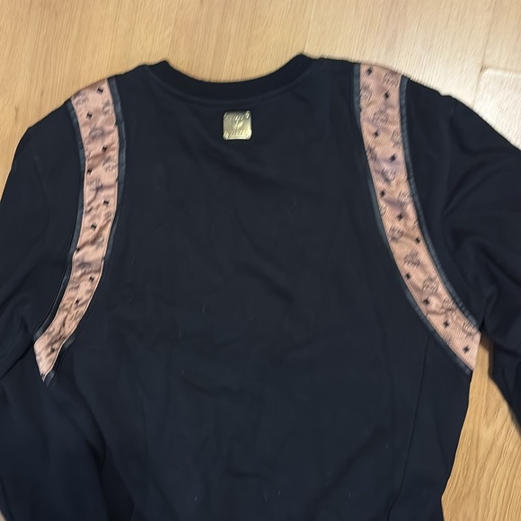 Mcm sweater medium - Picture 3 of 5